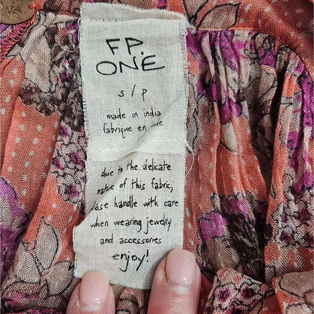 FP One Peach‎ Pink Floral Boho Tunic Top S Crochet Hem Cap Sleeve Artemis Fairy